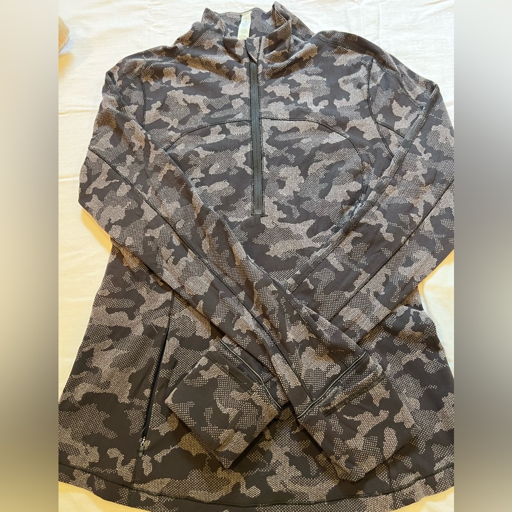 Lululemon quarter zip - size 10